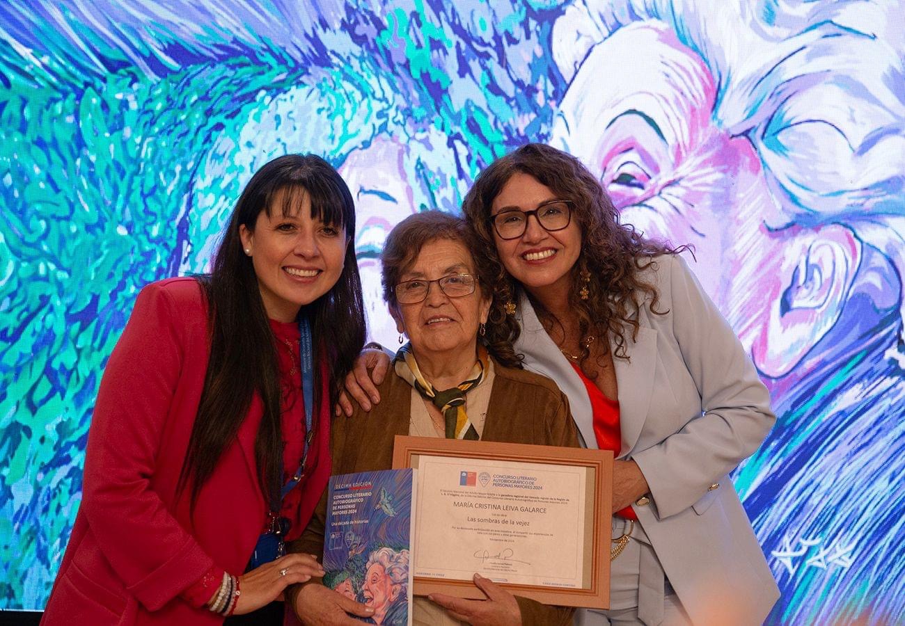 SENAMA premia a los ganadores del Concurso Literario Autobiográfico ...